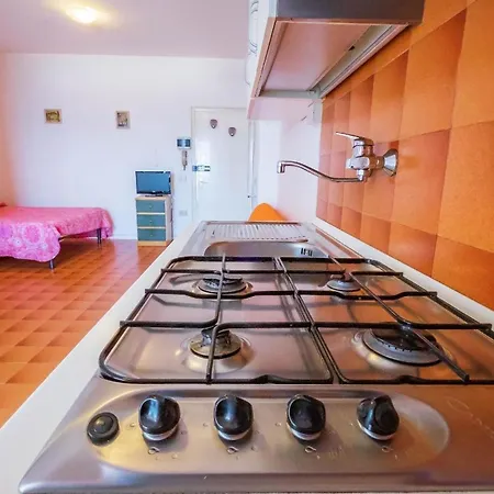 شقة Einzimmerwohnung Im 2 Stock Mit Meerblick, Parkplatz Und Klimaanlage