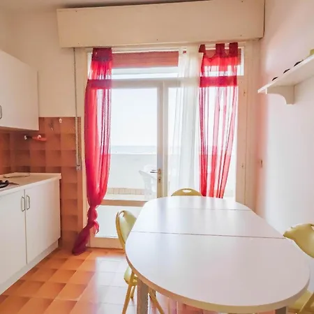 Einzimmerwohnung Im 2 Stock Mit Meerblick, Parkplatz Und Klimaanlage Apartment *